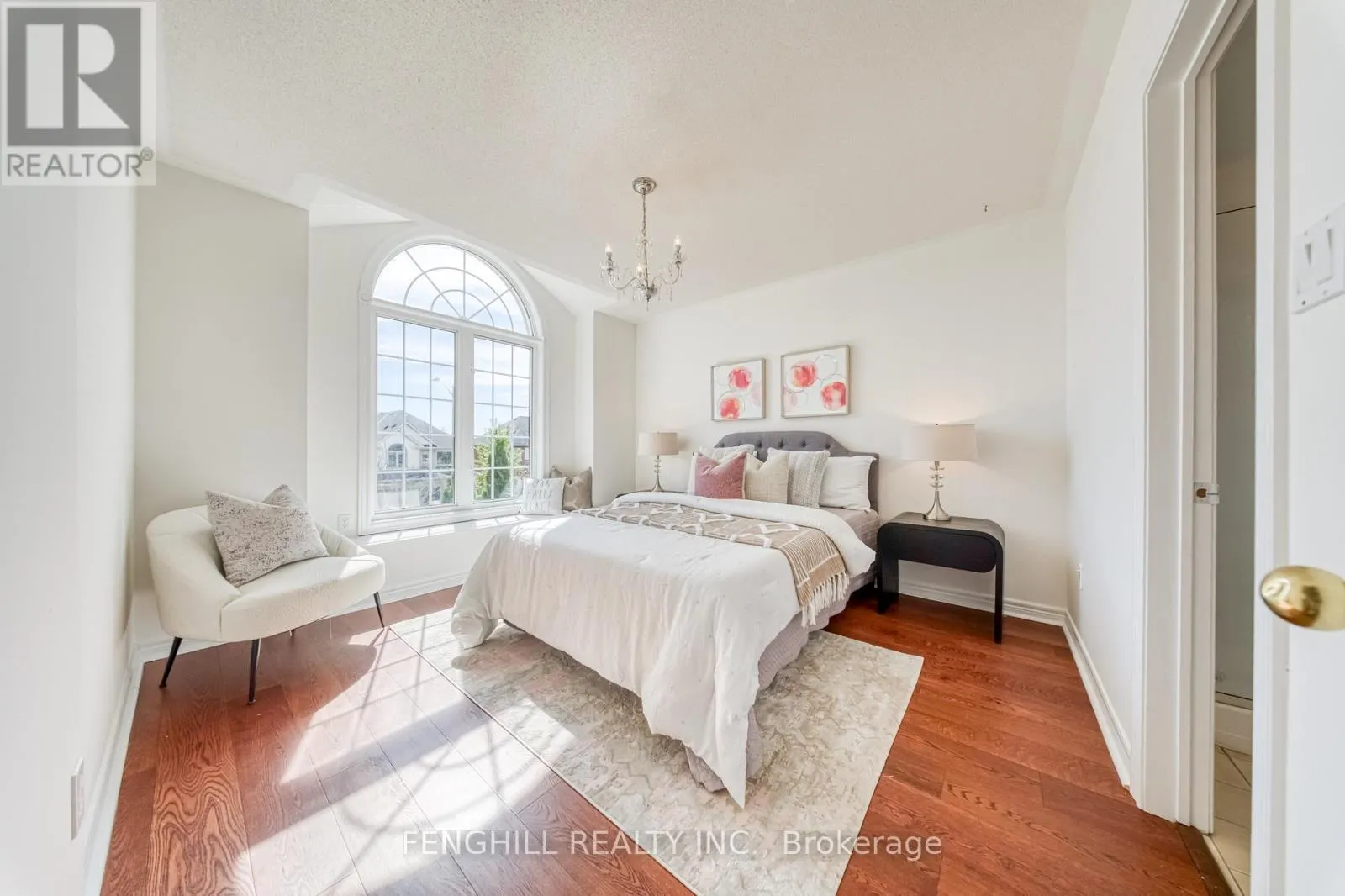 842 GREENLEAF CIRCLE