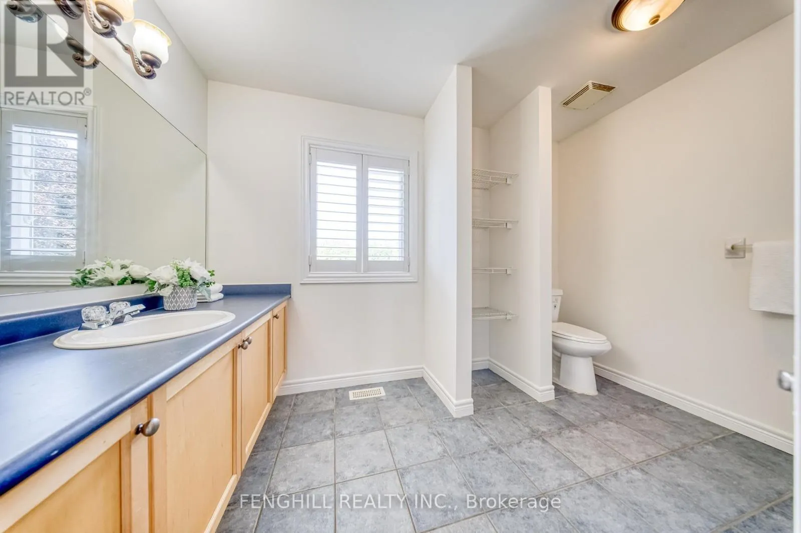 842 GREENLEAF CIRCLE