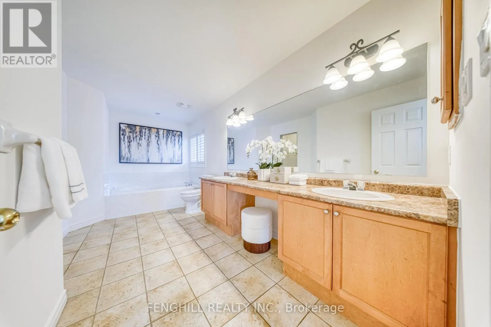 842 GREENLEAF CIRCLE