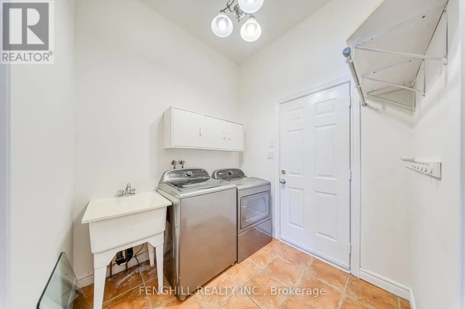 842 GREENLEAF CIRCLE