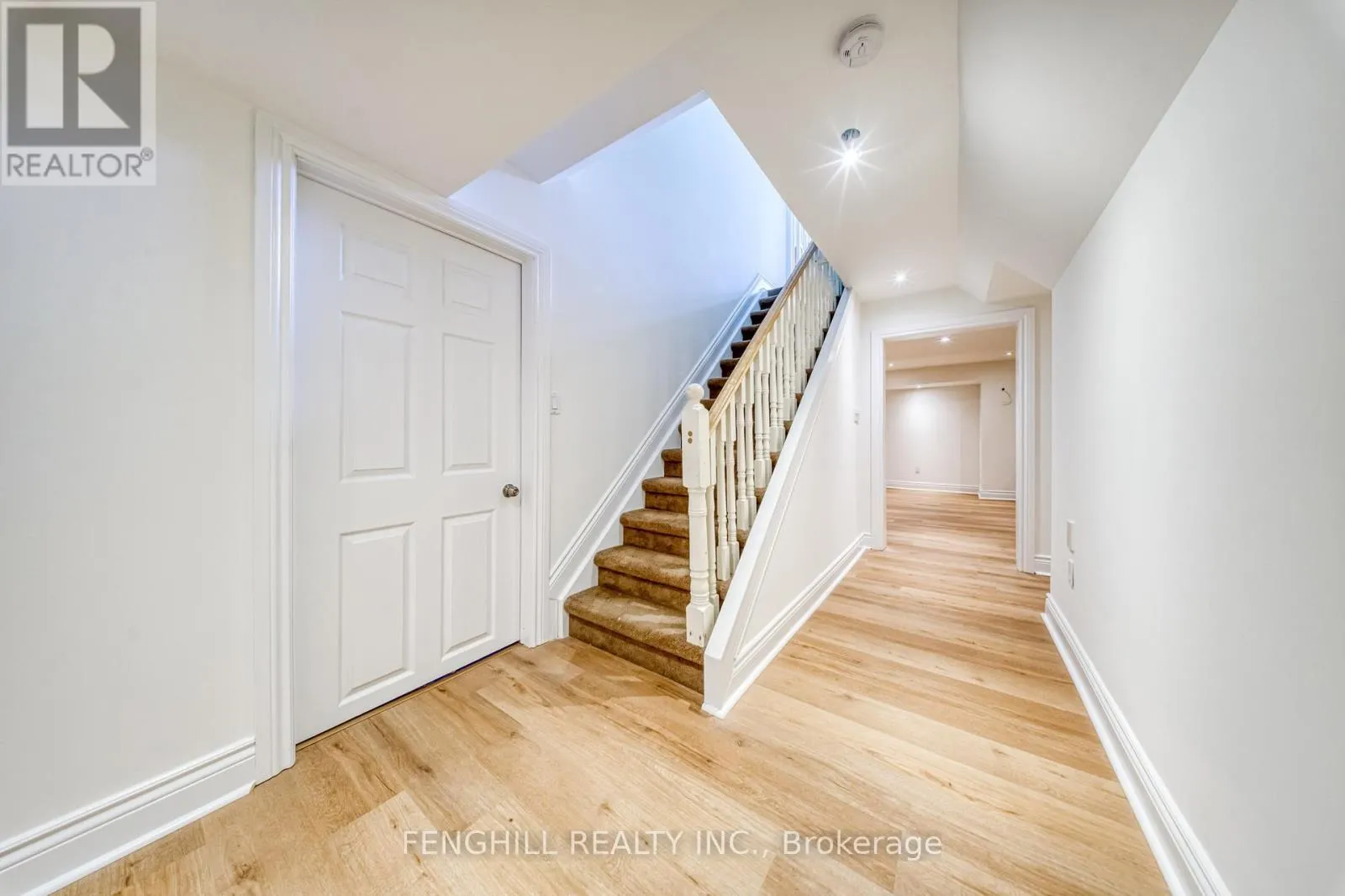 842 GREENLEAF CIRCLE