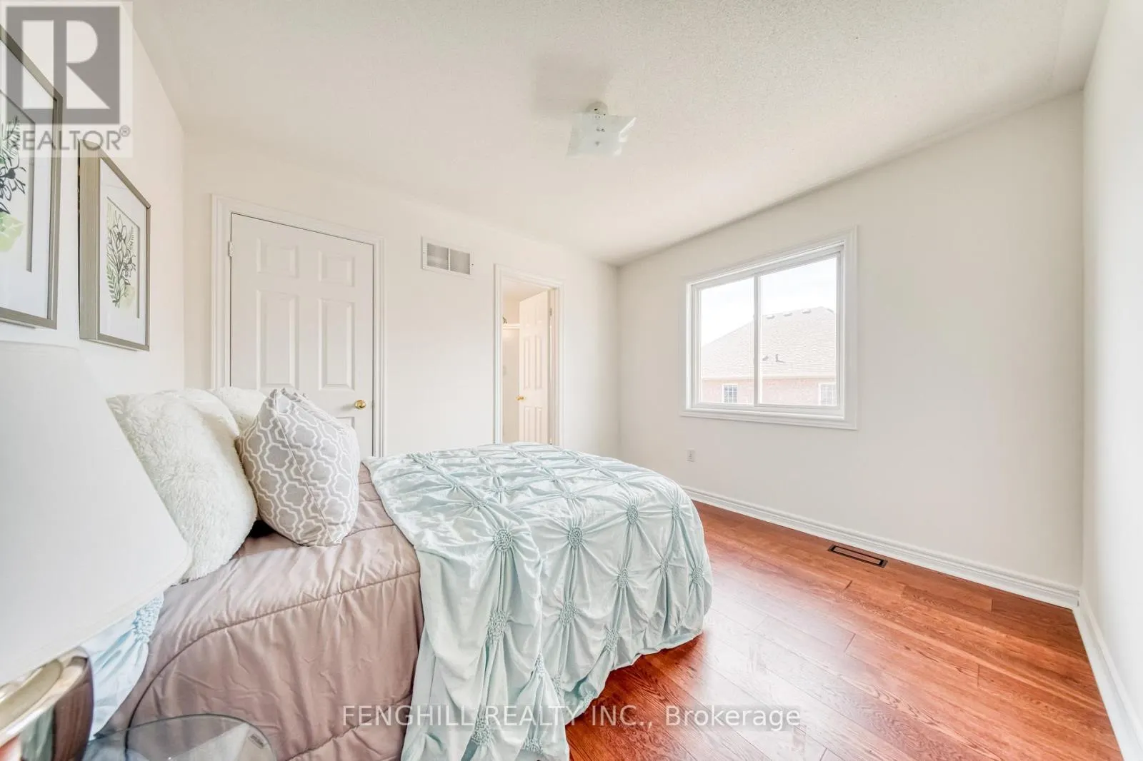 842 GREENLEAF CIRCLE