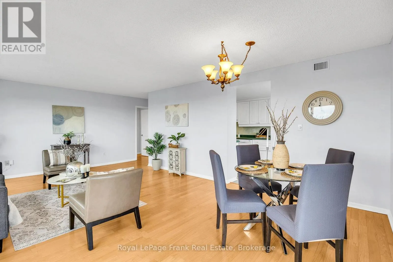 602 - 712 ROSSLAND ROAD E #602