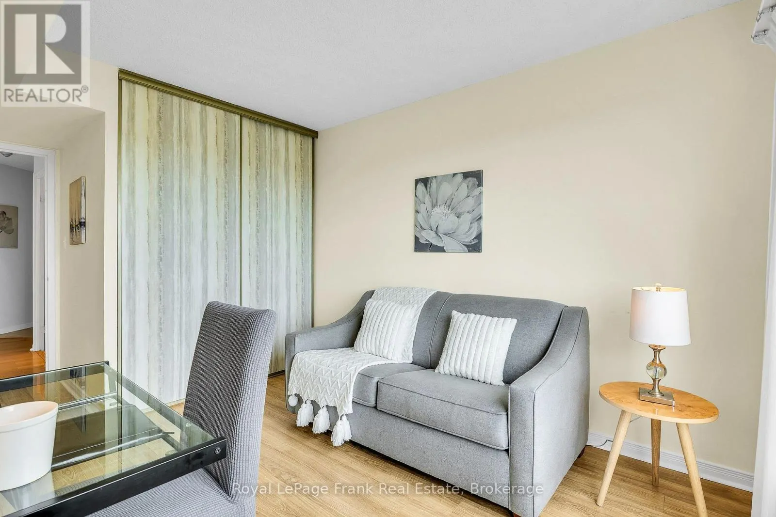 602 - 712 ROSSLAND ROAD E #602