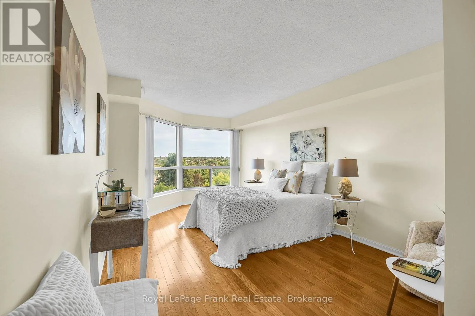 602 - 712 ROSSLAND ROAD E #602