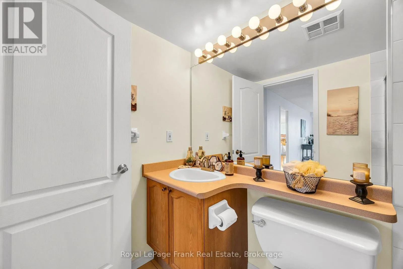602 - 712 ROSSLAND ROAD E #602