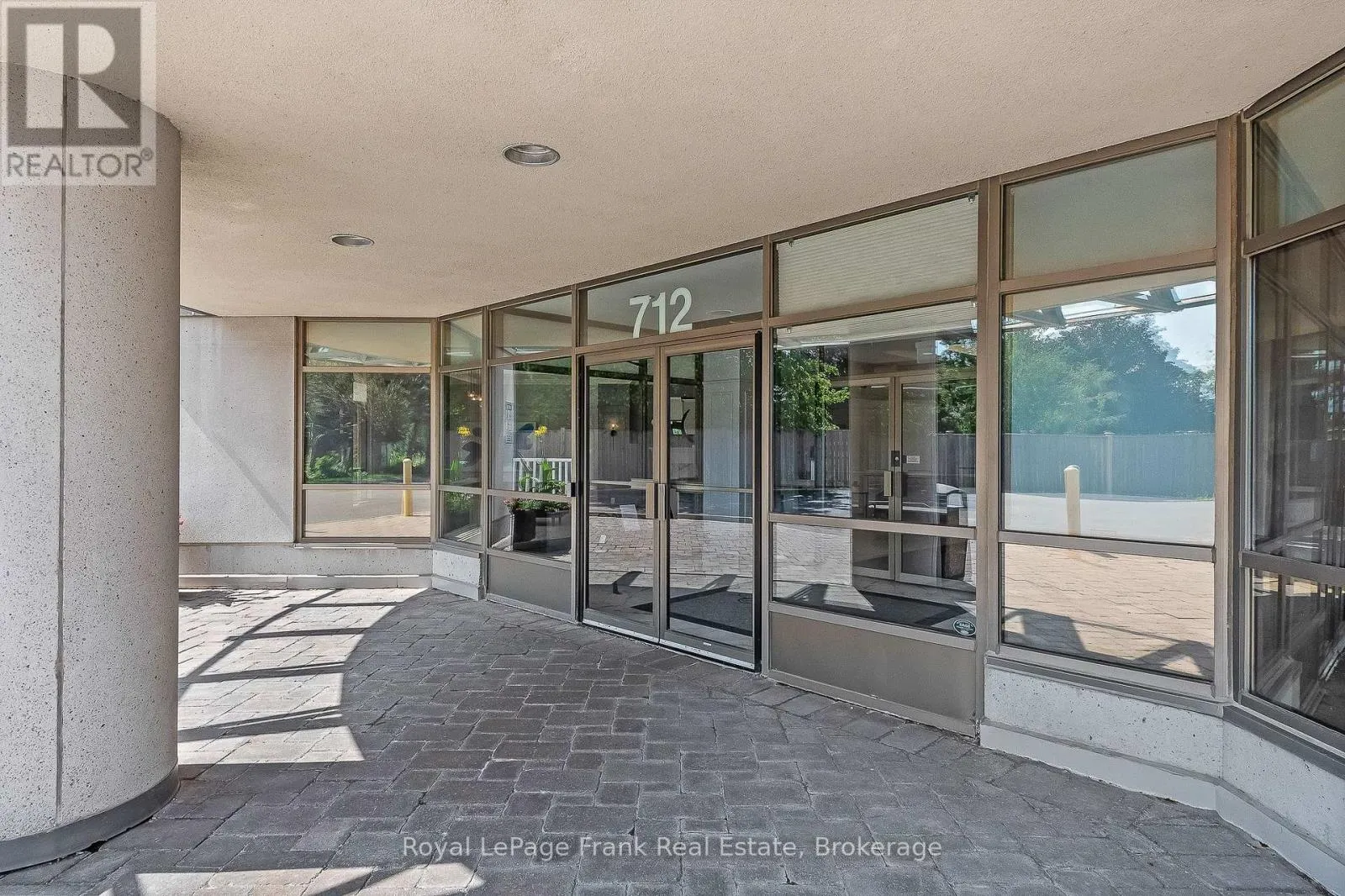 602 - 712 ROSSLAND ROAD E #602