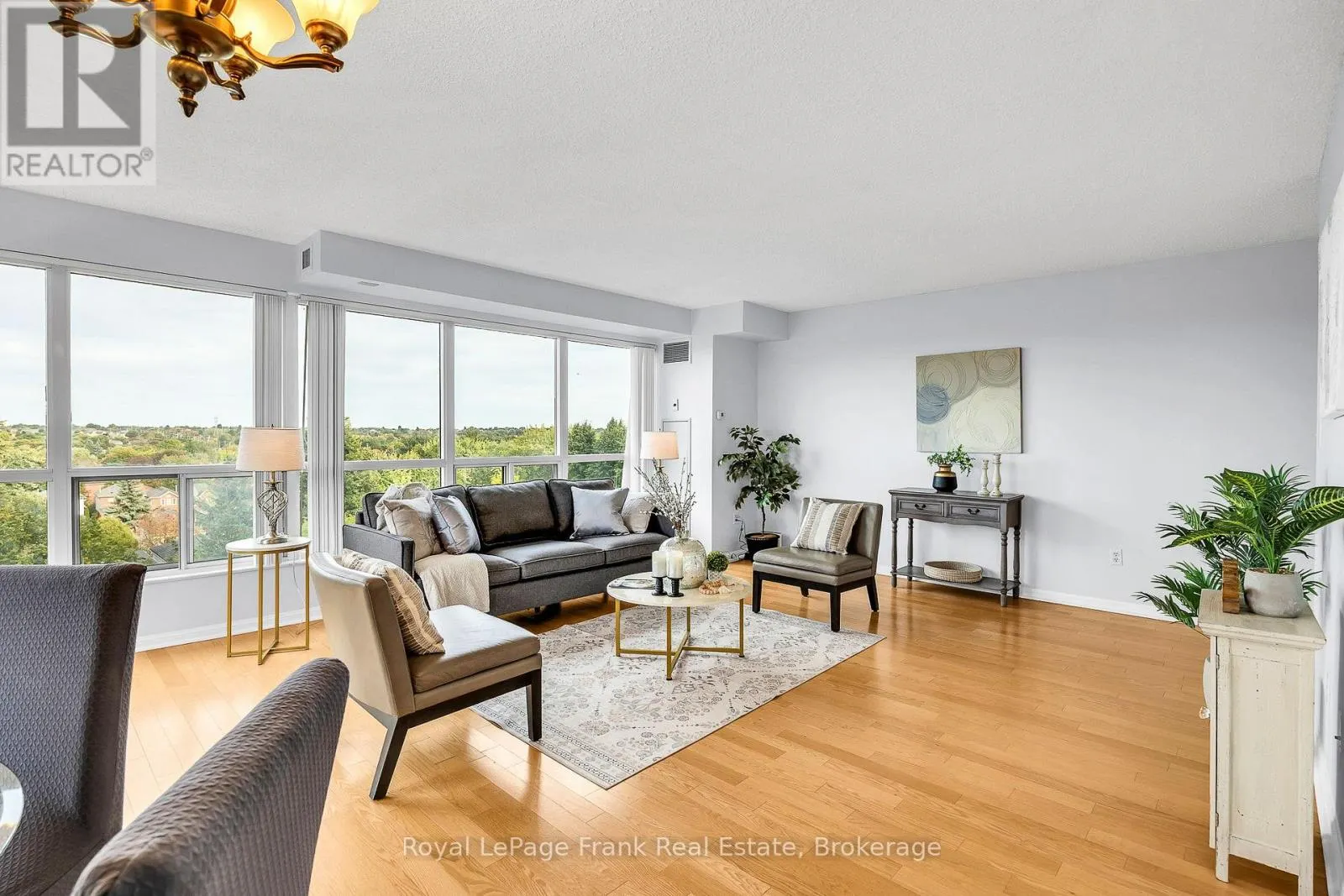 602 - 712 ROSSLAND ROAD E #602