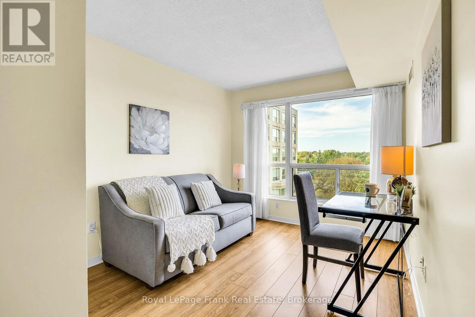 602 - 712 ROSSLAND ROAD E #602