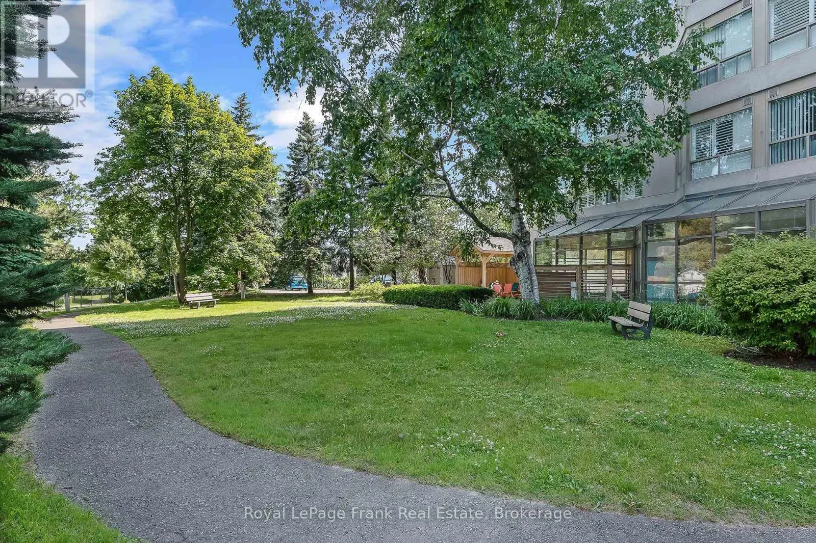 602 - 712 ROSSLAND ROAD E #602