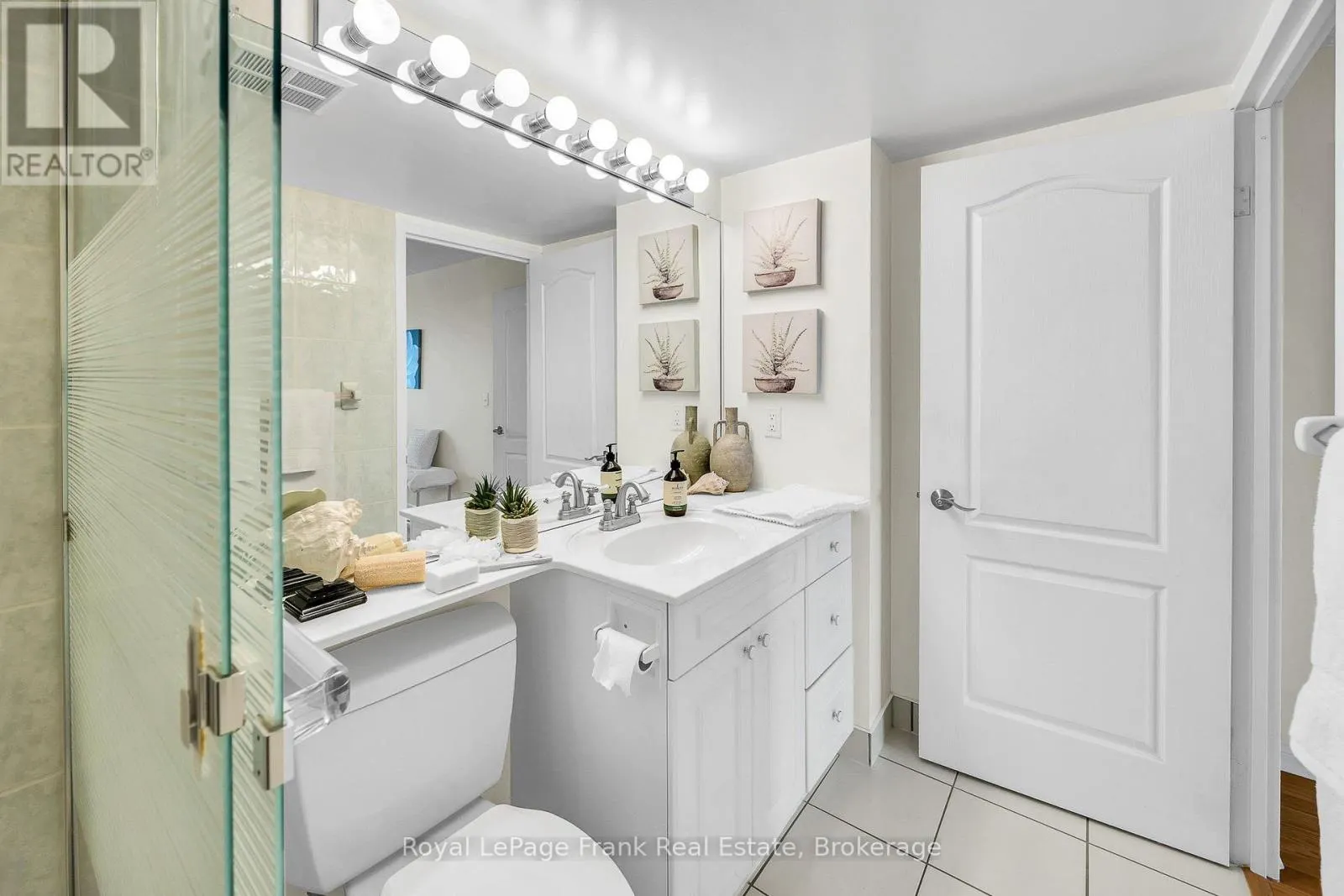 602 - 712 ROSSLAND ROAD E #602