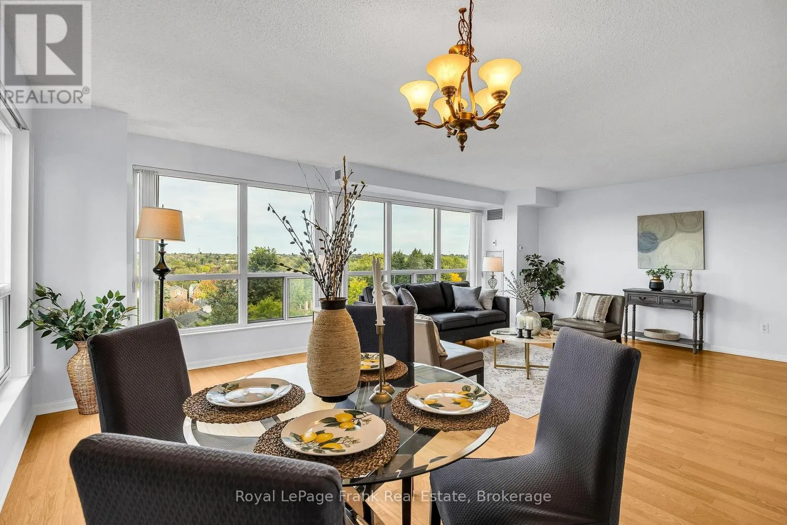 602 - 712 ROSSLAND ROAD E #602