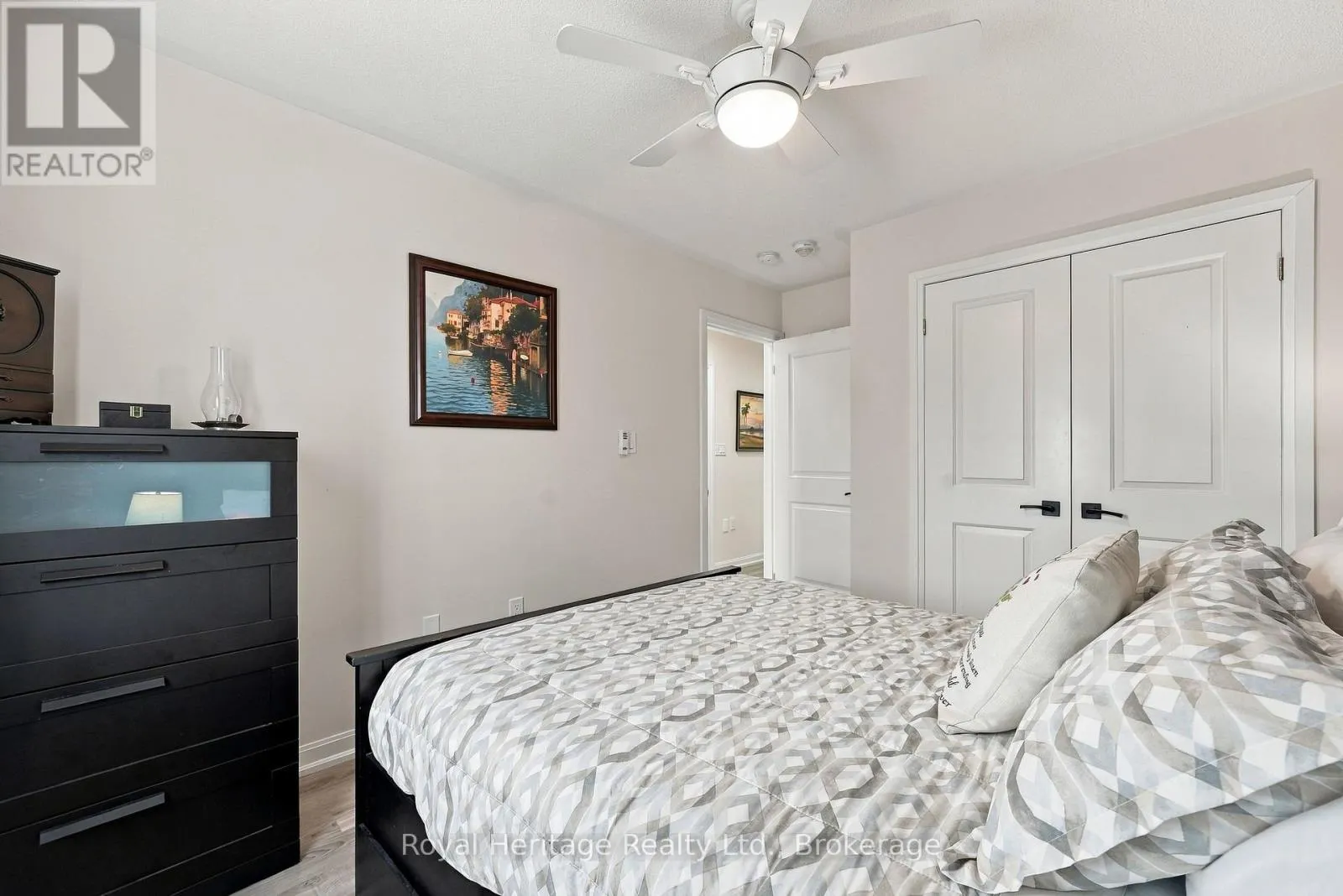 66 LONGSHORE WAY