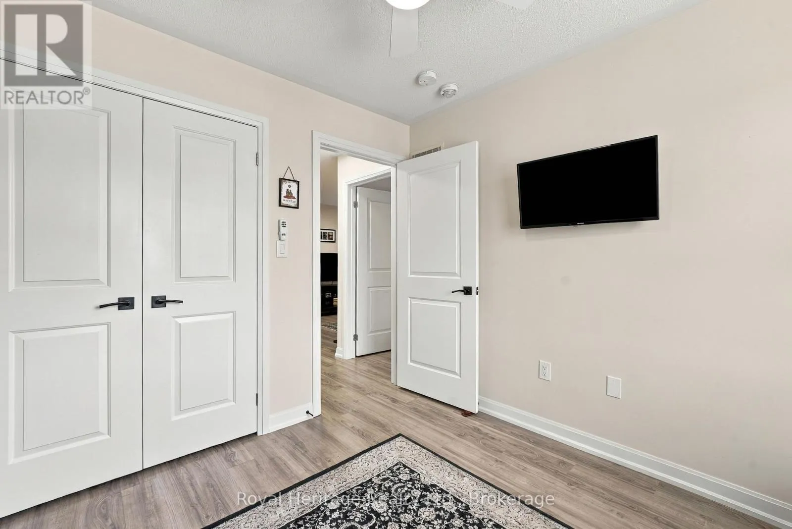 66 LONGSHORE WAY