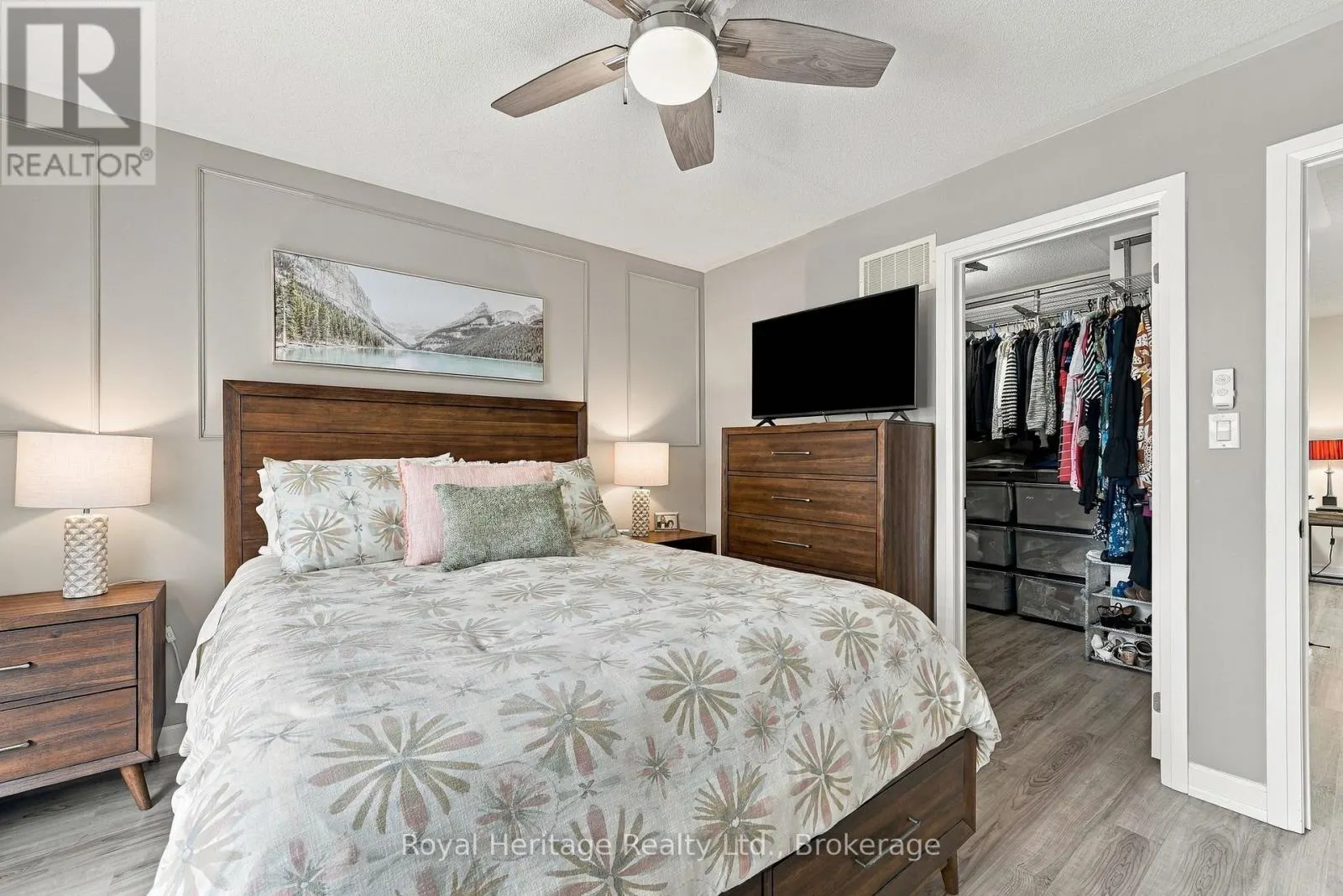 66 LONGSHORE WAY
