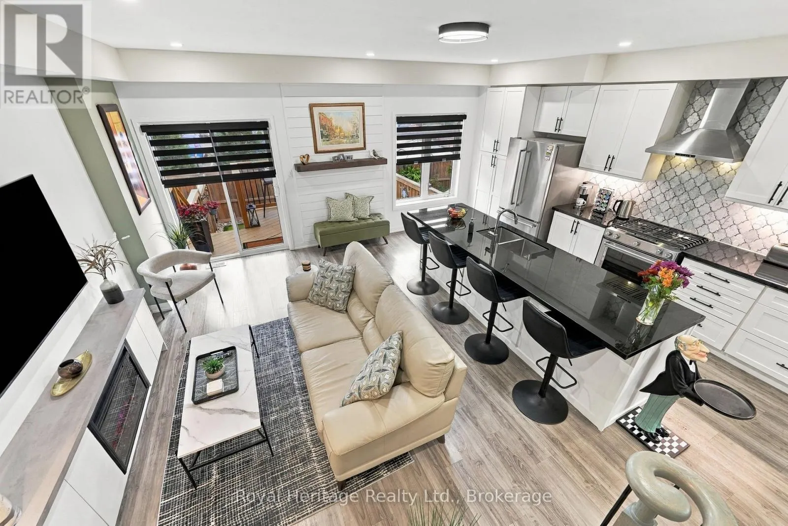 66 LONGSHORE WAY