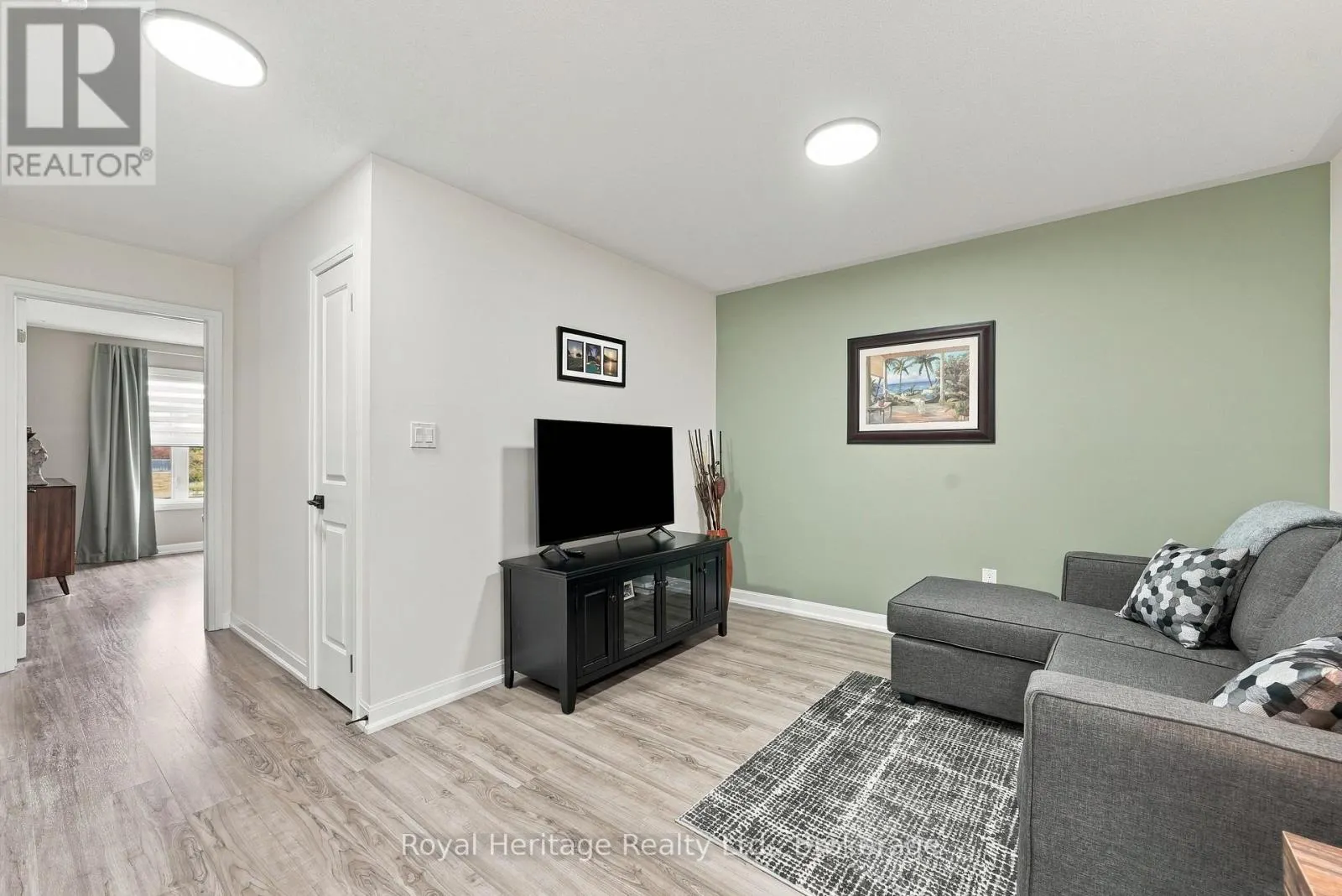 66 LONGSHORE WAY