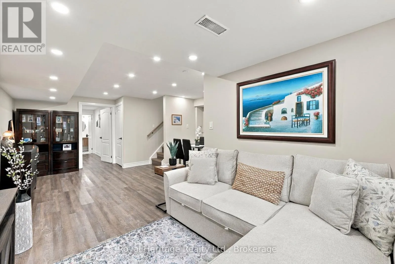 66 LONGSHORE WAY
