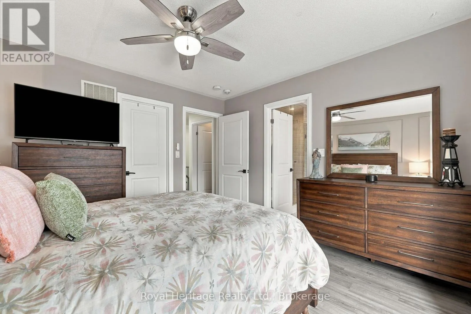 66 LONGSHORE WAY