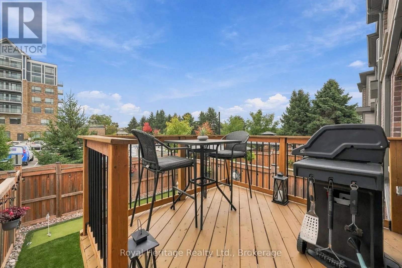 66 LONGSHORE WAY