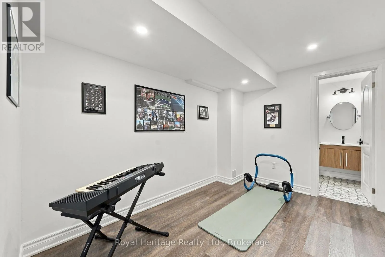 66 LONGSHORE WAY