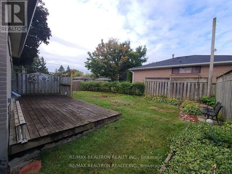 904 DONOVAN CRESCENT