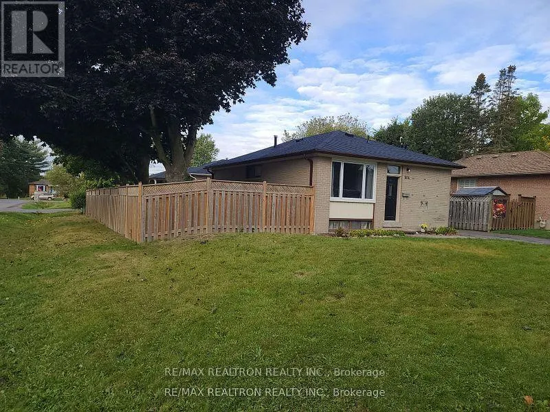904 DONOVAN CRESCENT