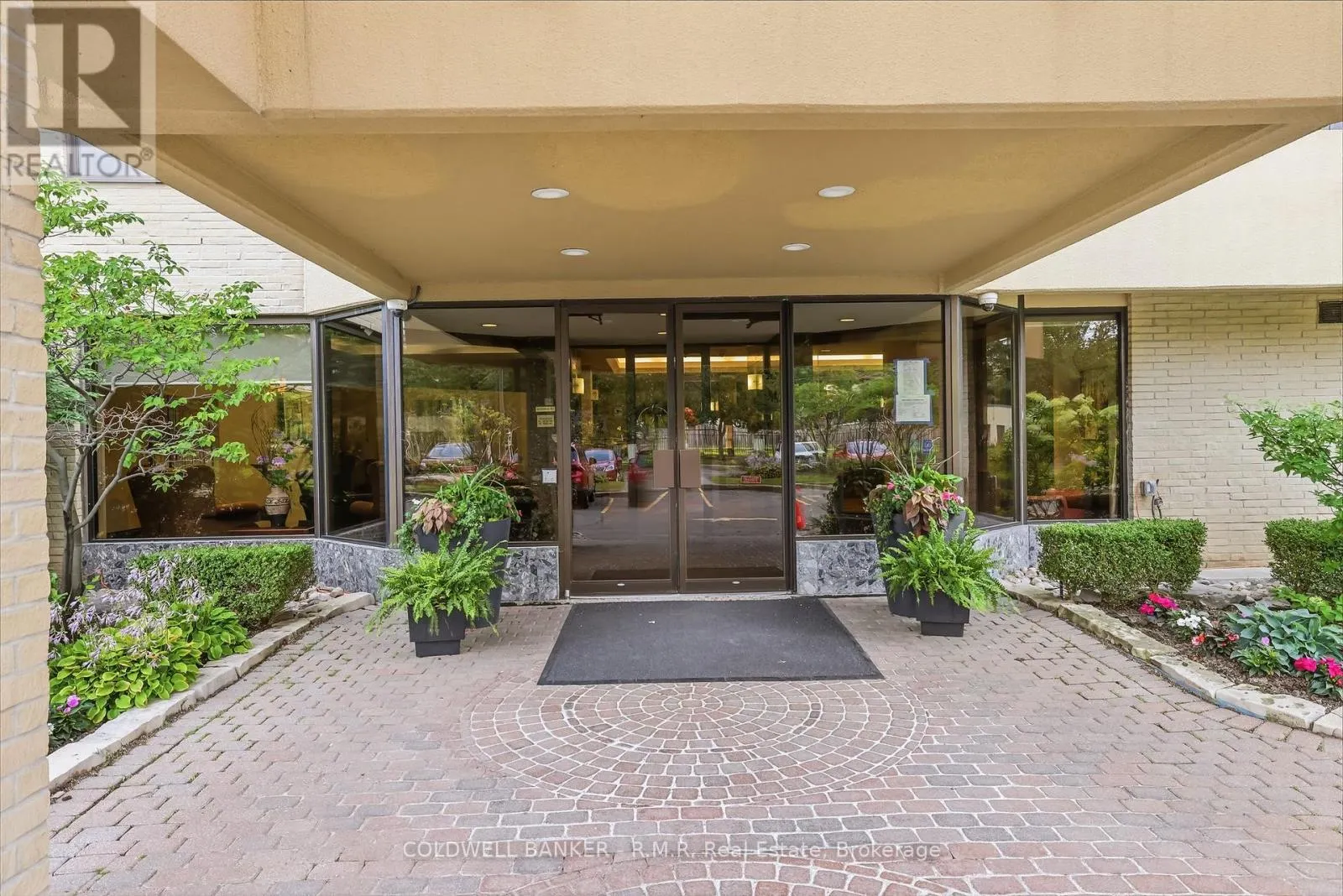 305 - 900 WILSON ROAD N #305