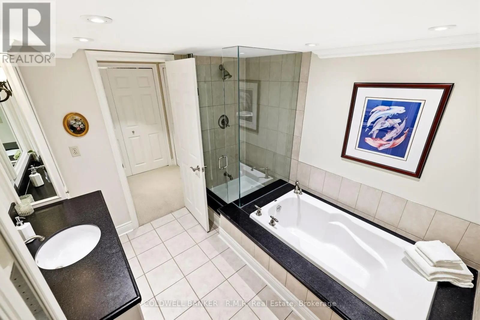 305 - 900 WILSON ROAD N #305