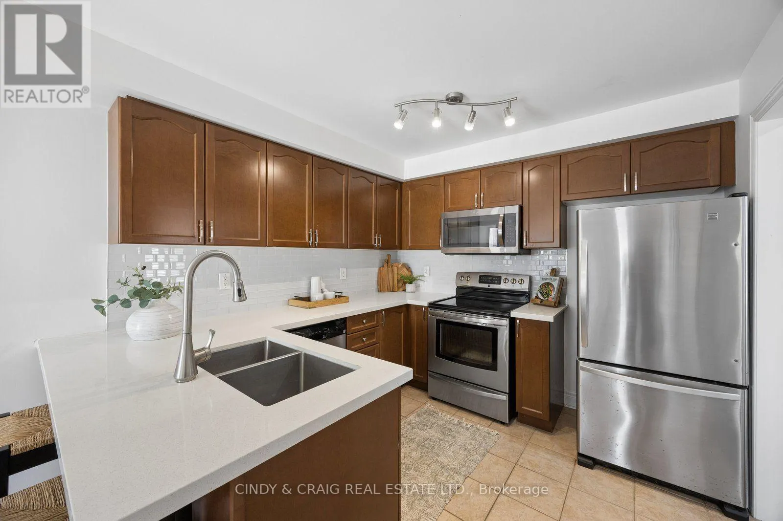 82 DEWELL CRESCENT