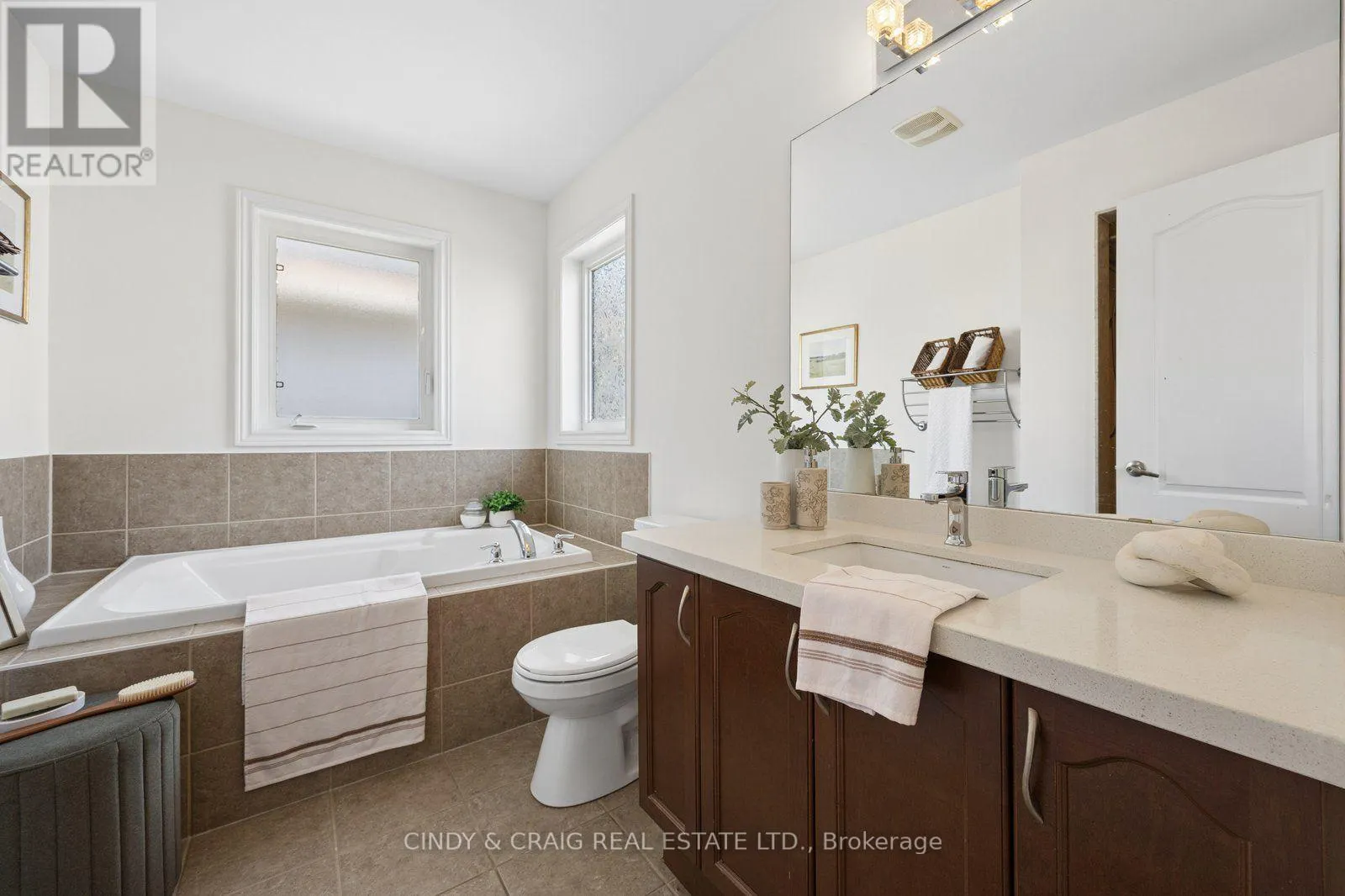 82 DEWELL CRESCENT