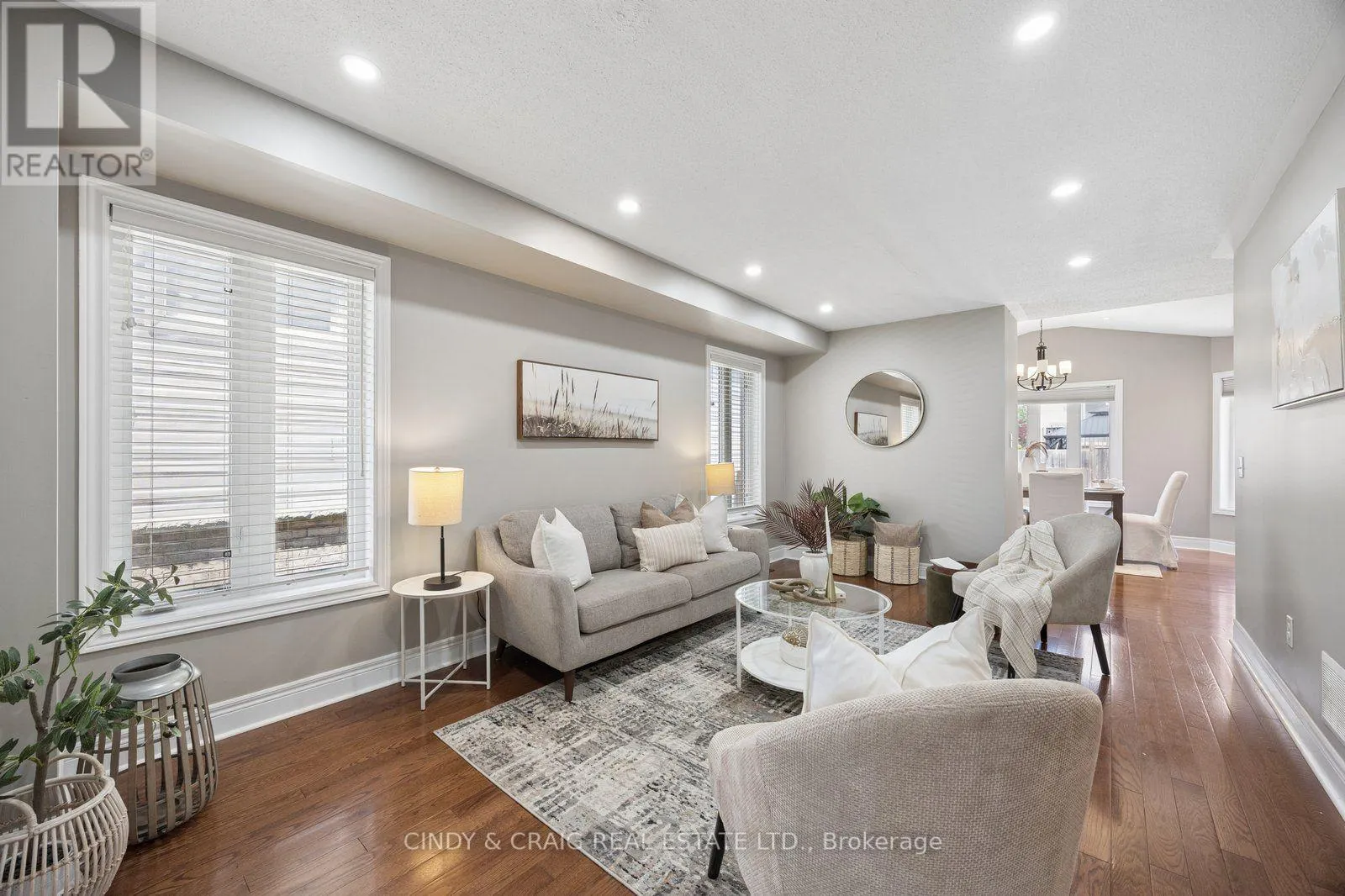 82 DEWELL CRESCENT