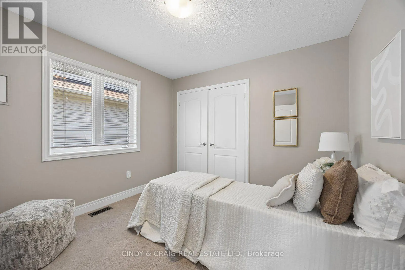 82 DEWELL CRESCENT
