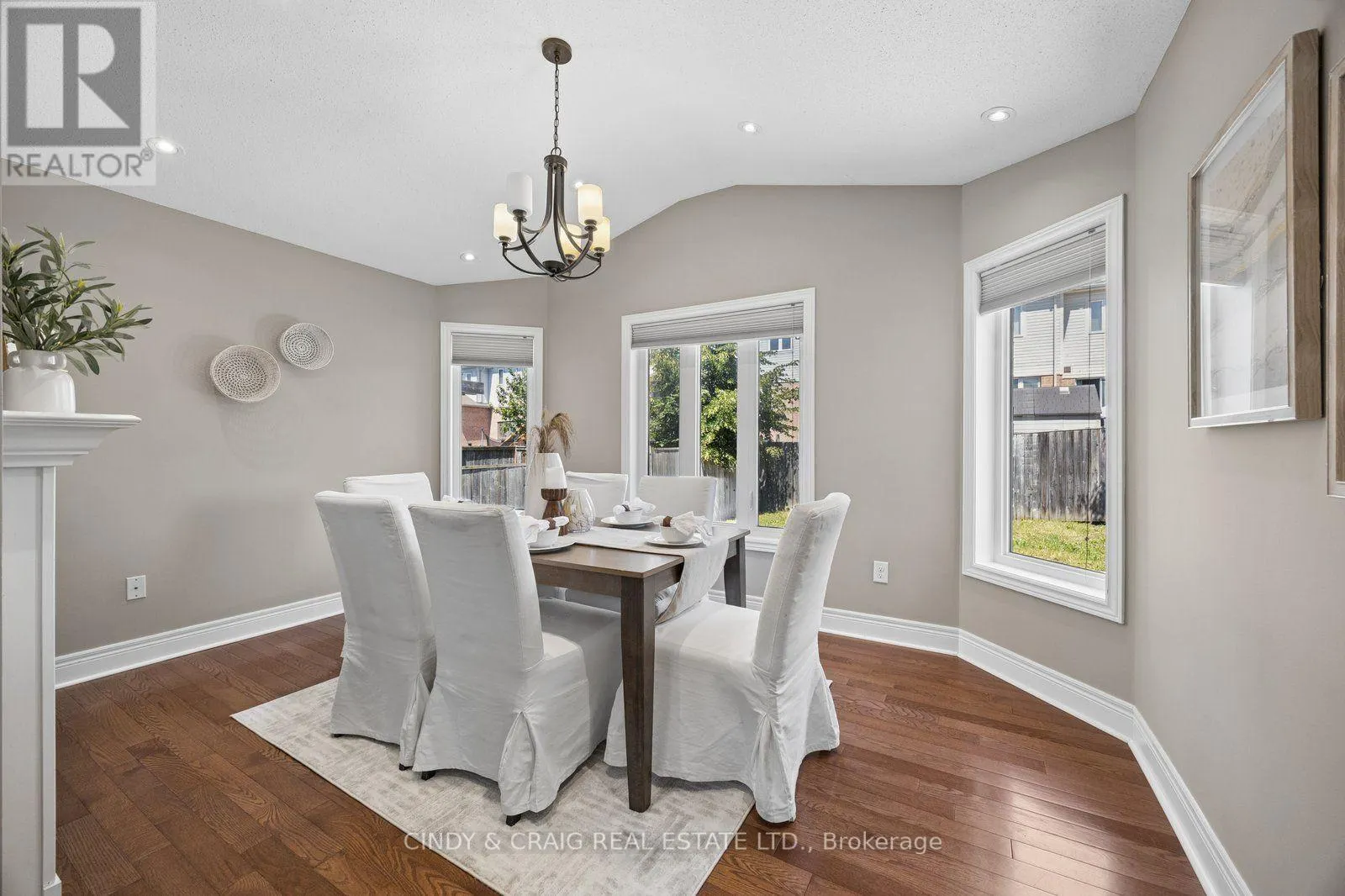 82 DEWELL CRESCENT