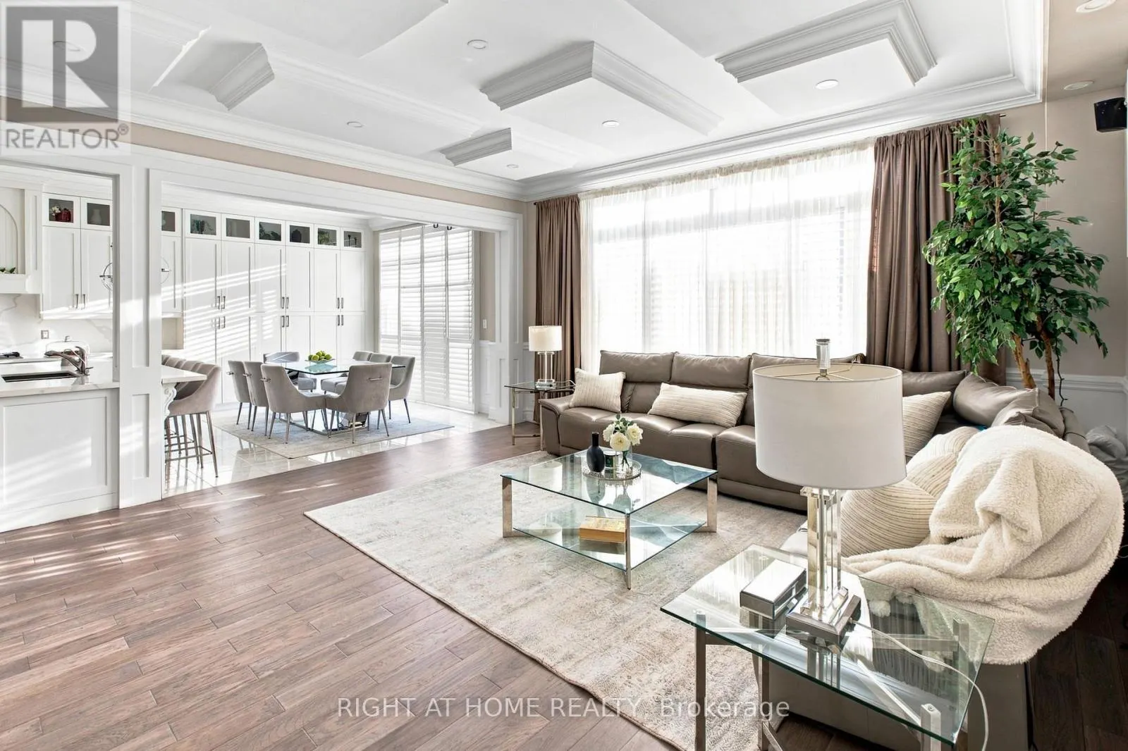 2349 DRESS CIRCLE CRESCENT