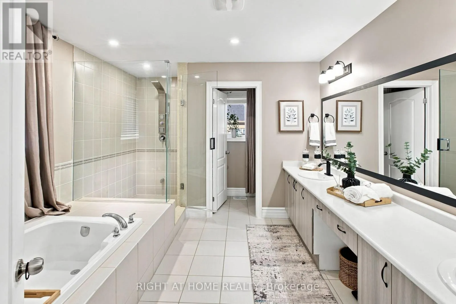 2349 DRESS CIRCLE CRESCENT
