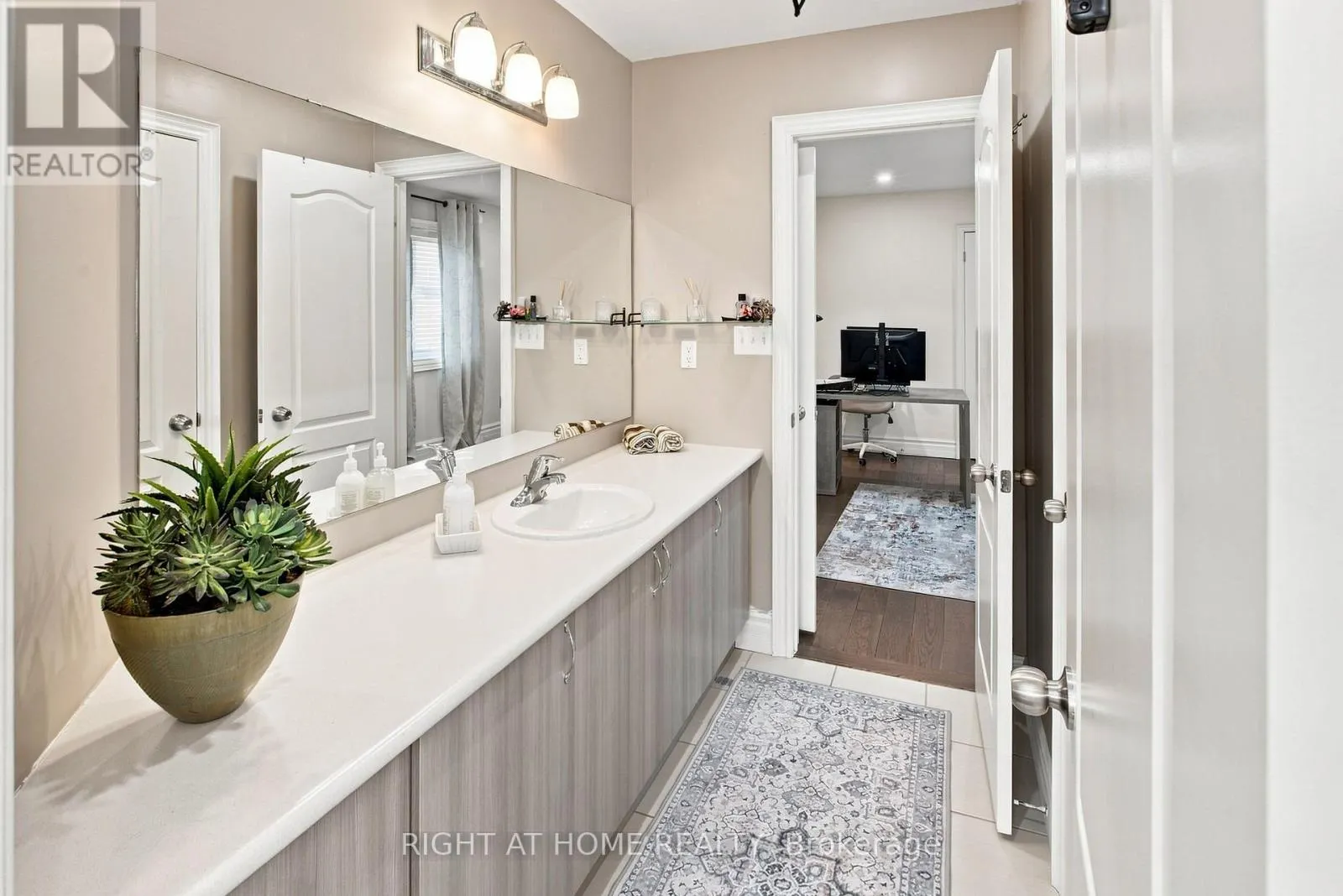 2349 DRESS CIRCLE CRESCENT