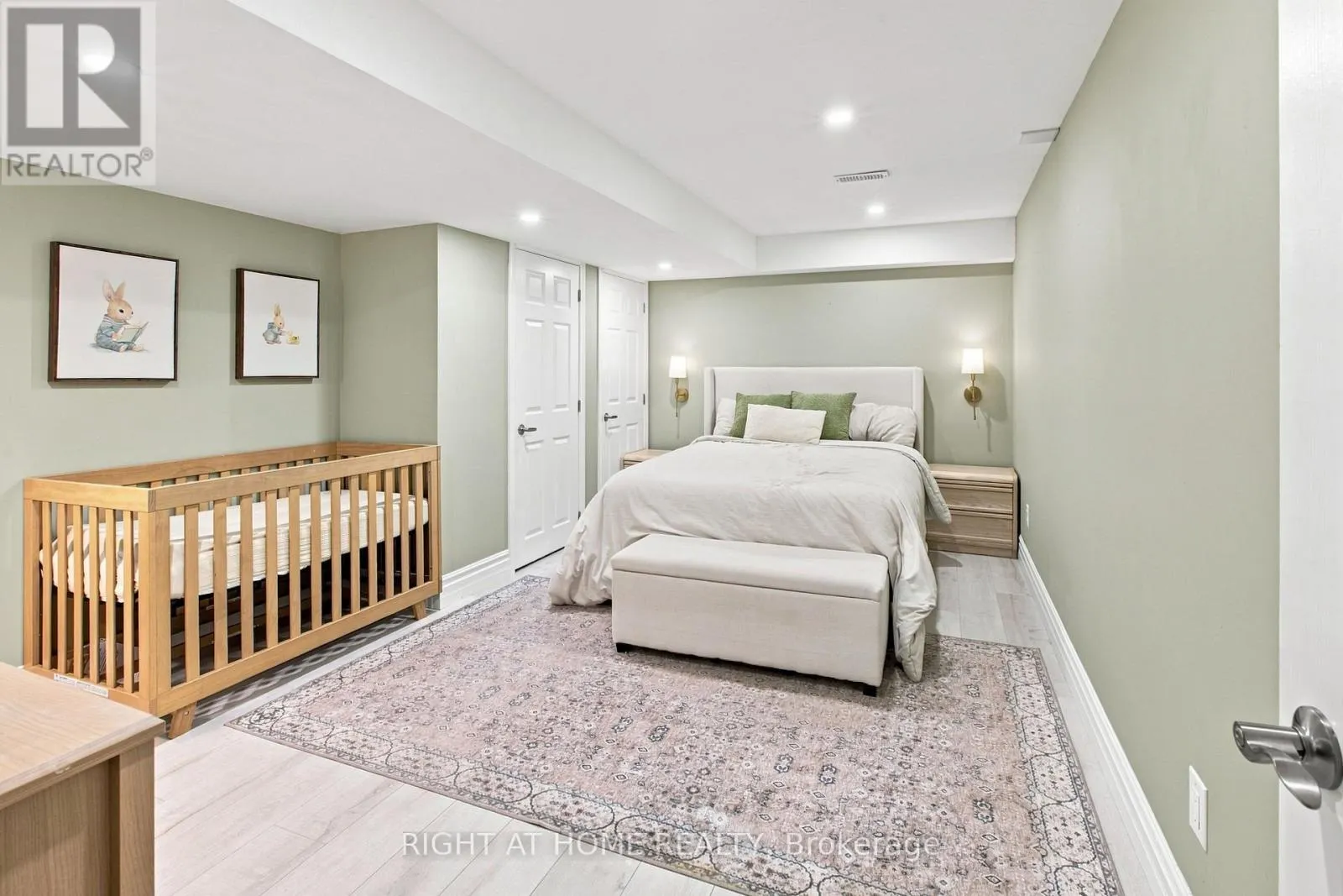 2349 DRESS CIRCLE CRESCENT