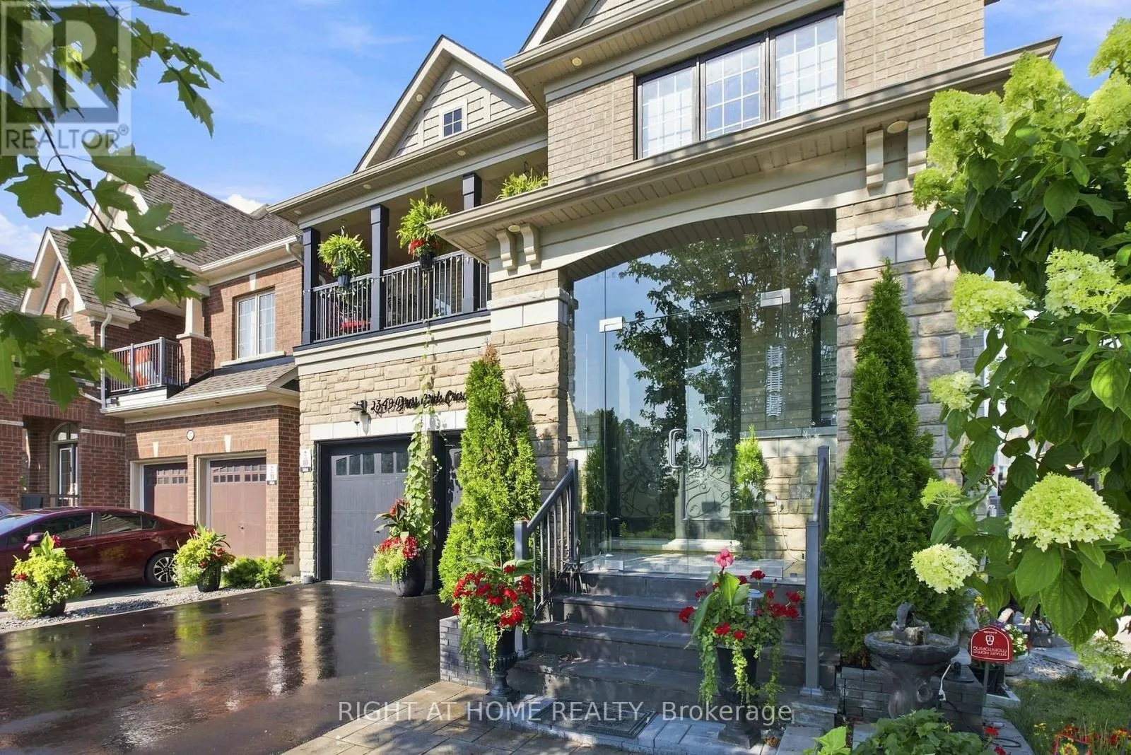 2349 DRESS CIRCLE CRESCENT