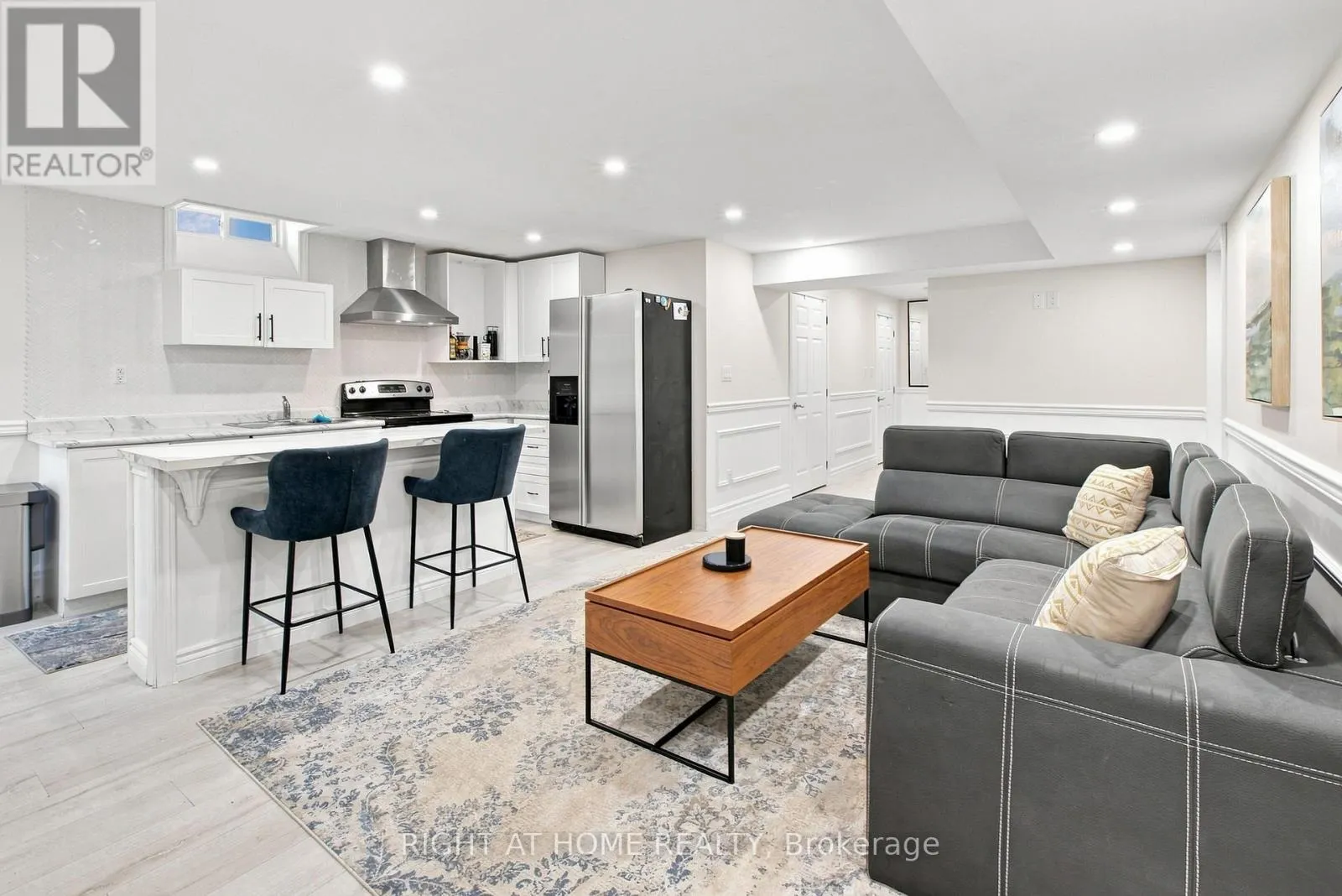 2349 DRESS CIRCLE CRESCENT