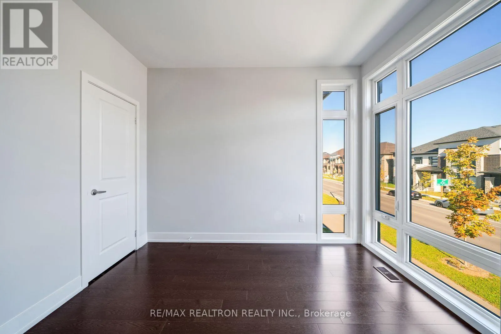 208 CORONATION ROAD
