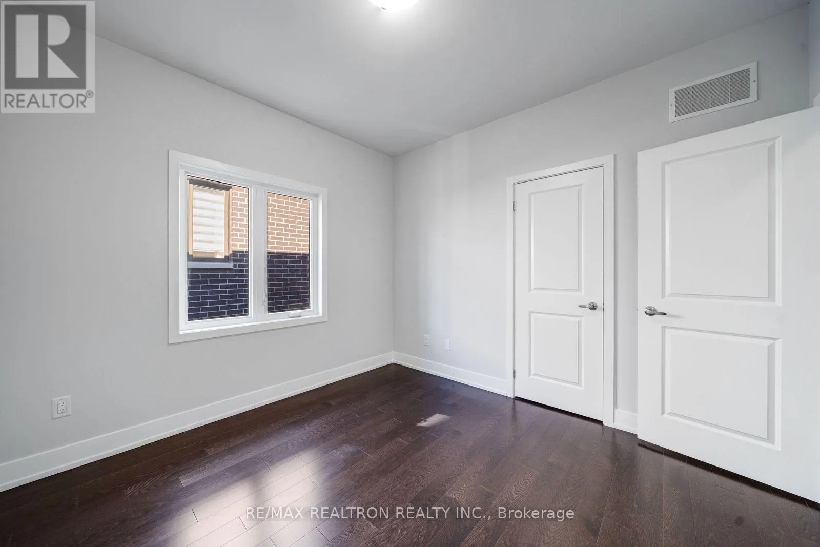 208 CORONATION ROAD
