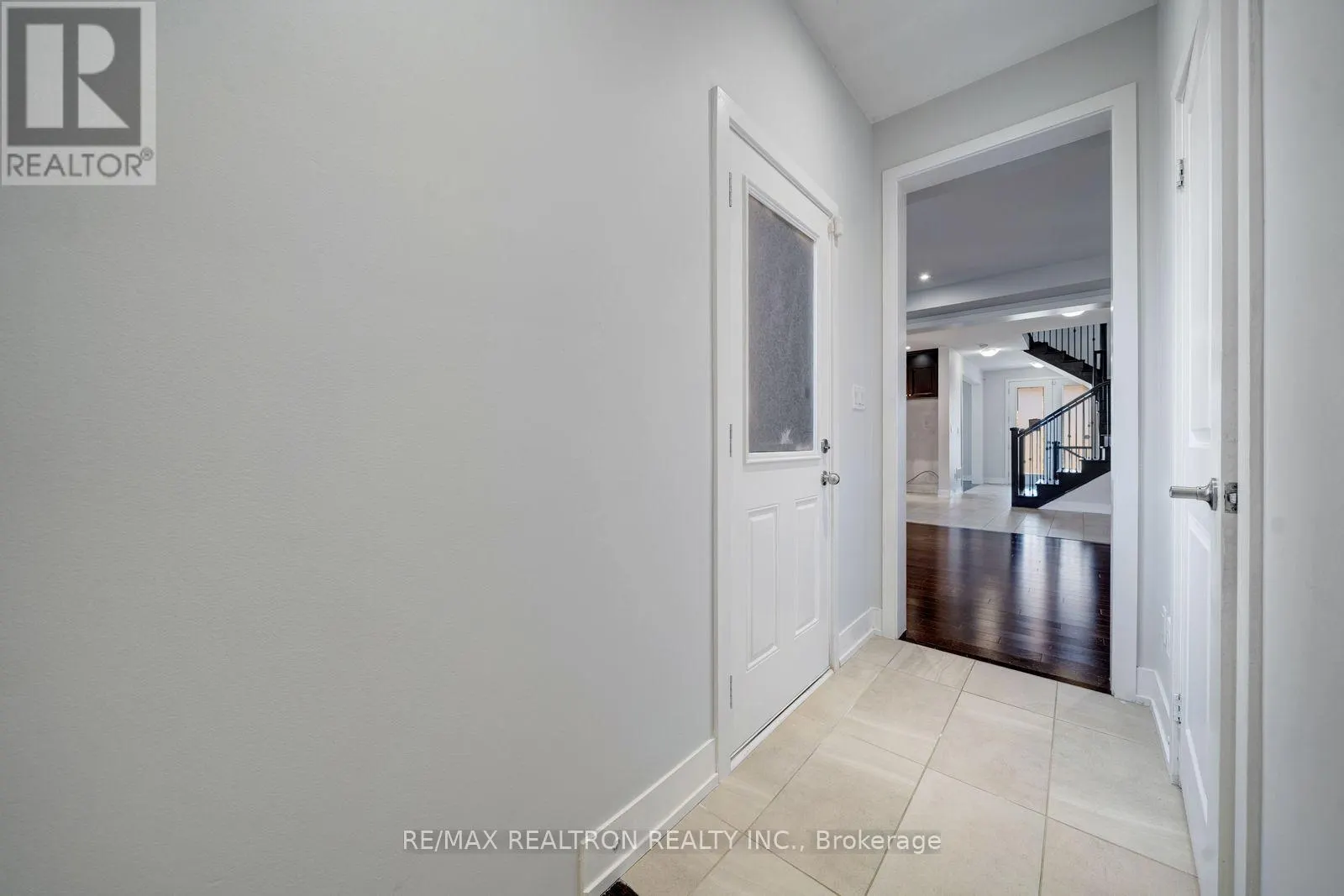 208 CORONATION ROAD