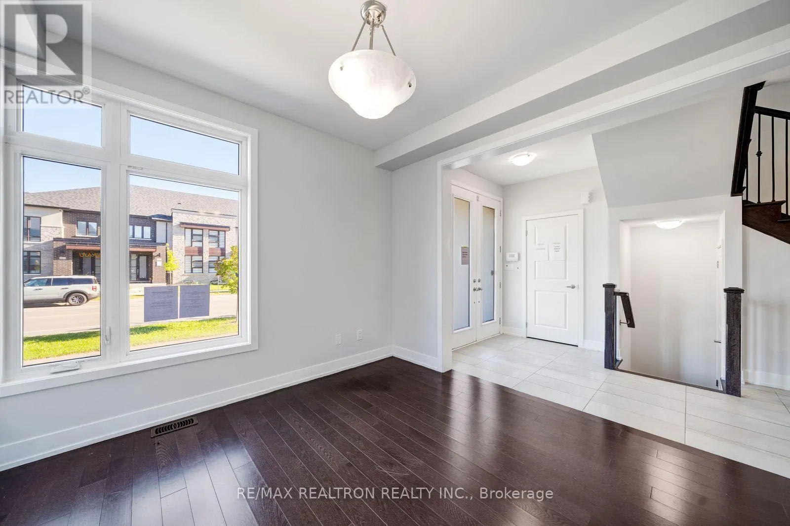 208 CORONATION ROAD