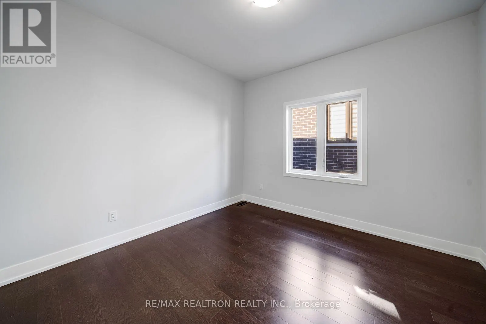 208 CORONATION ROAD