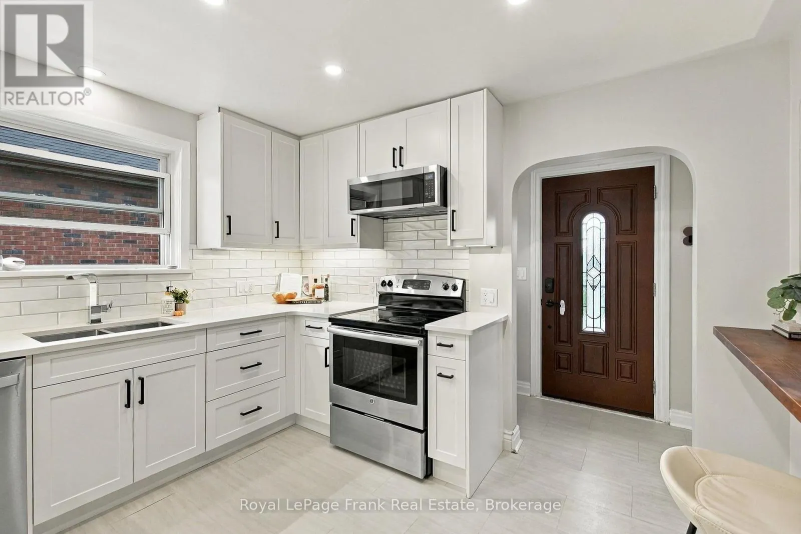 379 ARTHUR STREET
