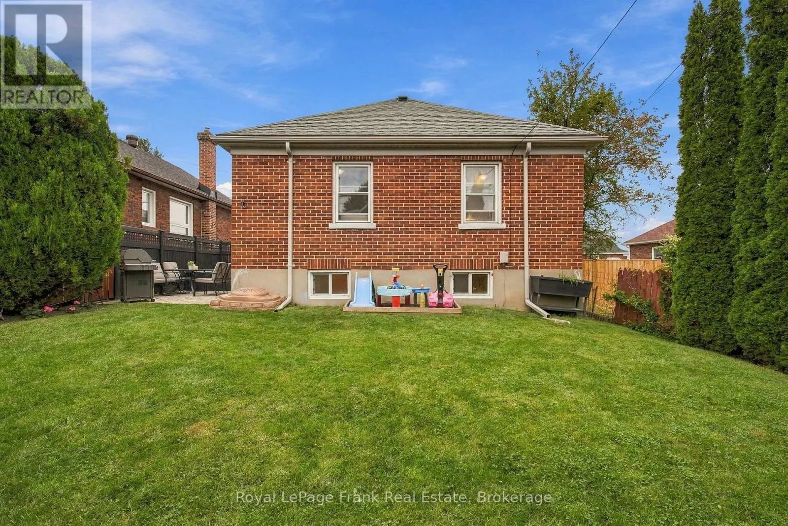 379 ARTHUR STREET