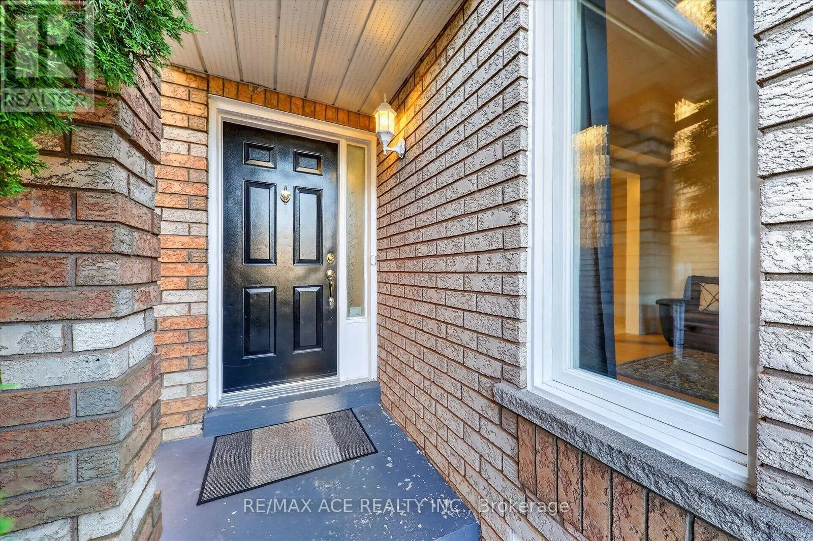 1446 SANDHURST CRESCENT