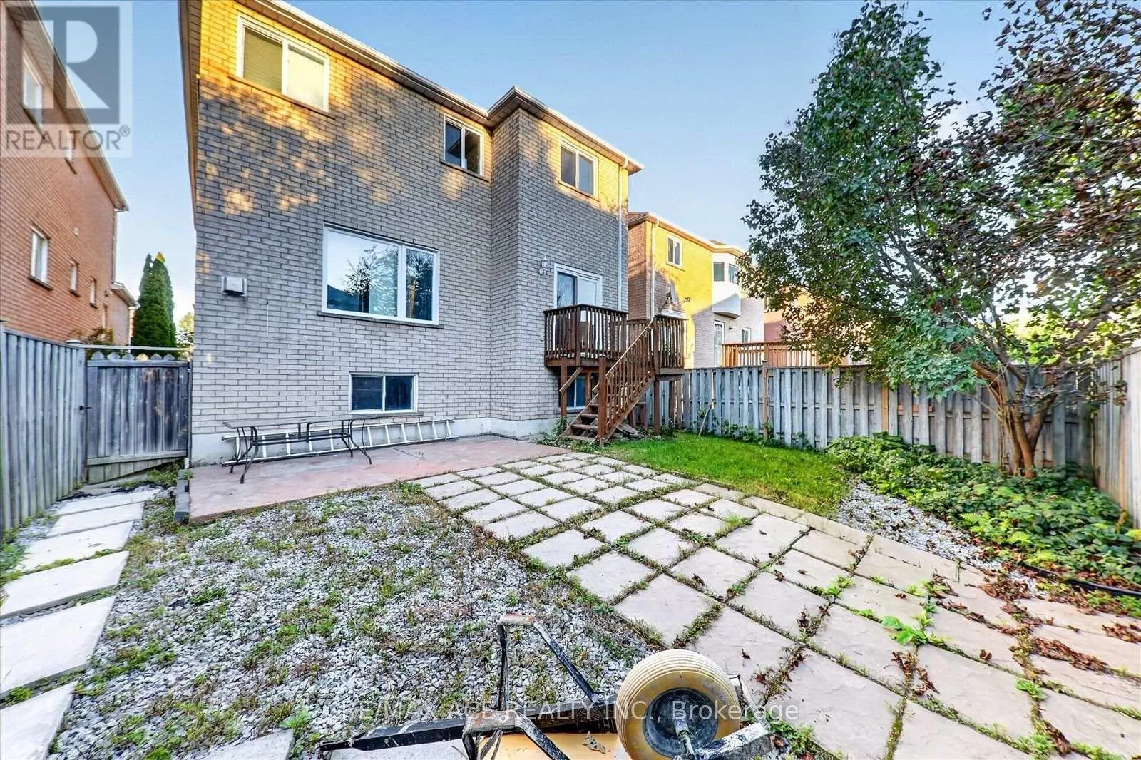 1446 SANDHURST CRESCENT