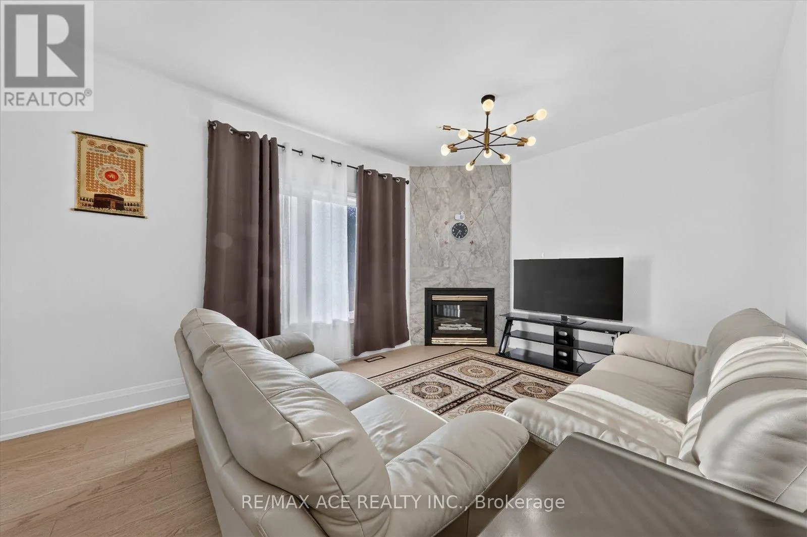 1446 SANDHURST CRESCENT